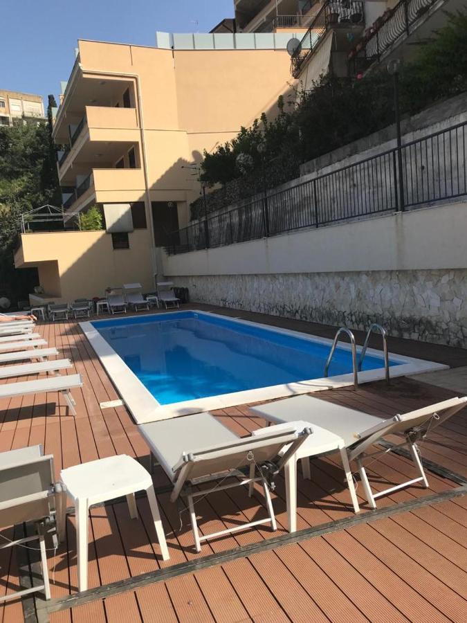 Il Piccolo Diavolo Διαμέρισμα Ταορμίνα Εξωτερικό φωτογραφία